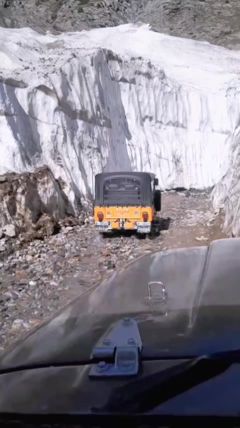 @Travel_with_Waqas