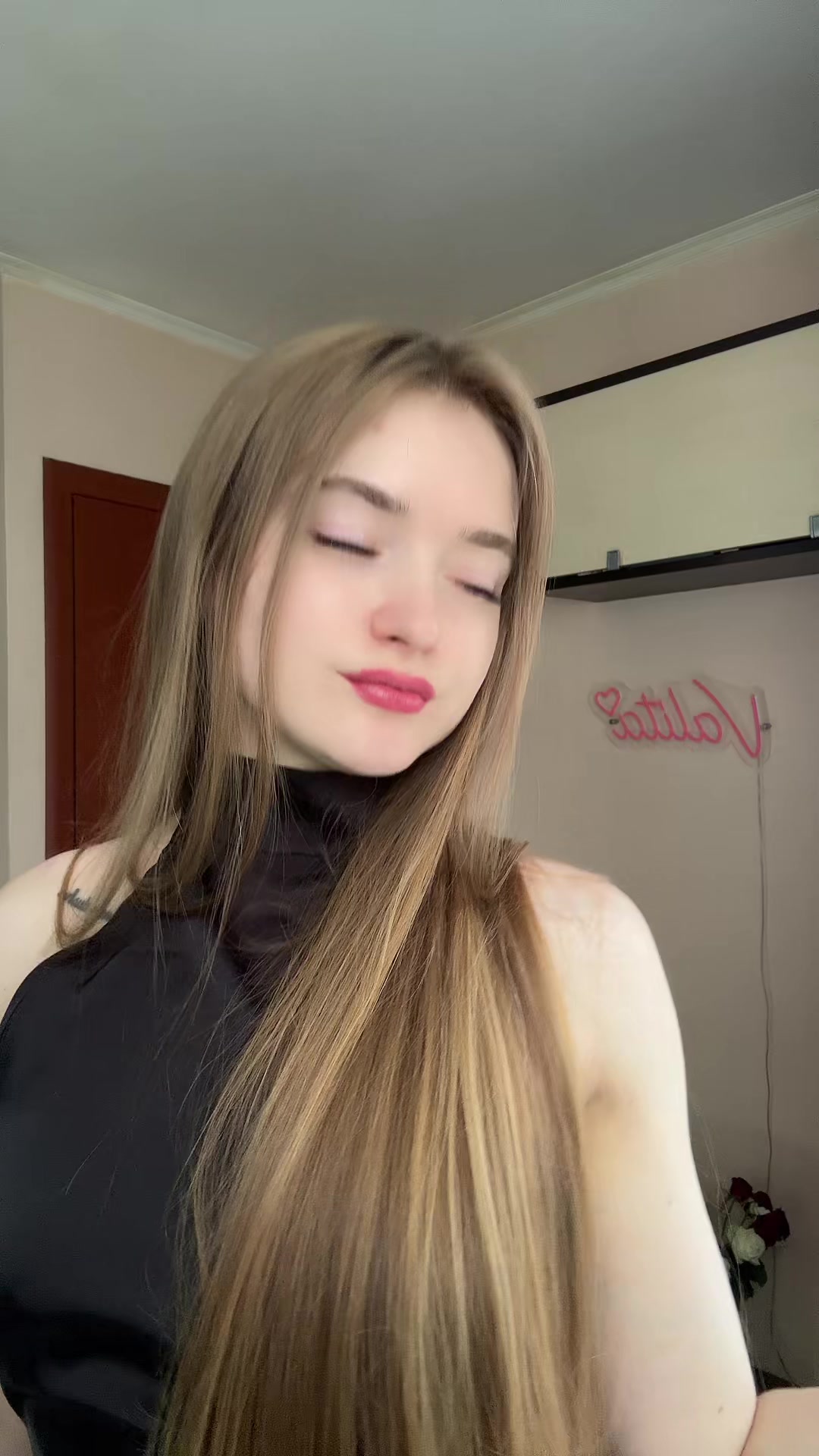 @888