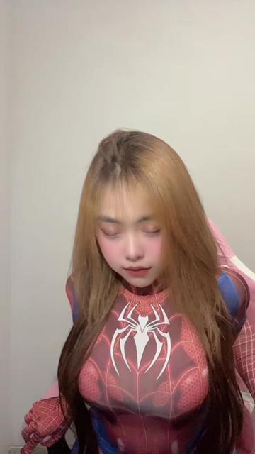 @_ayang9