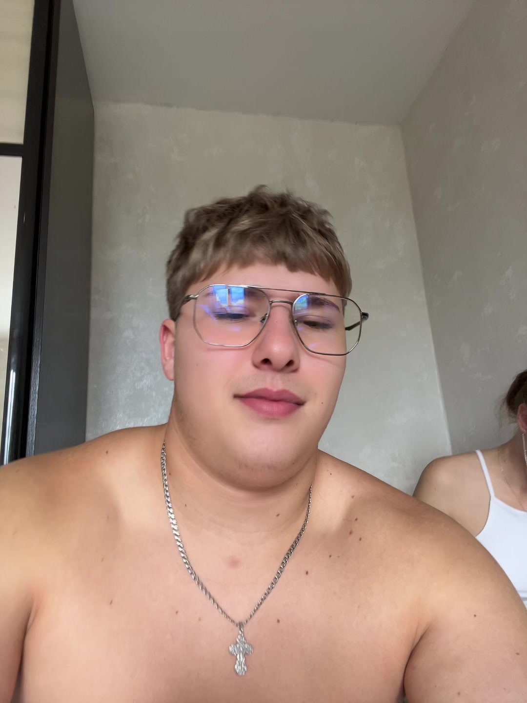 @m0ffy__