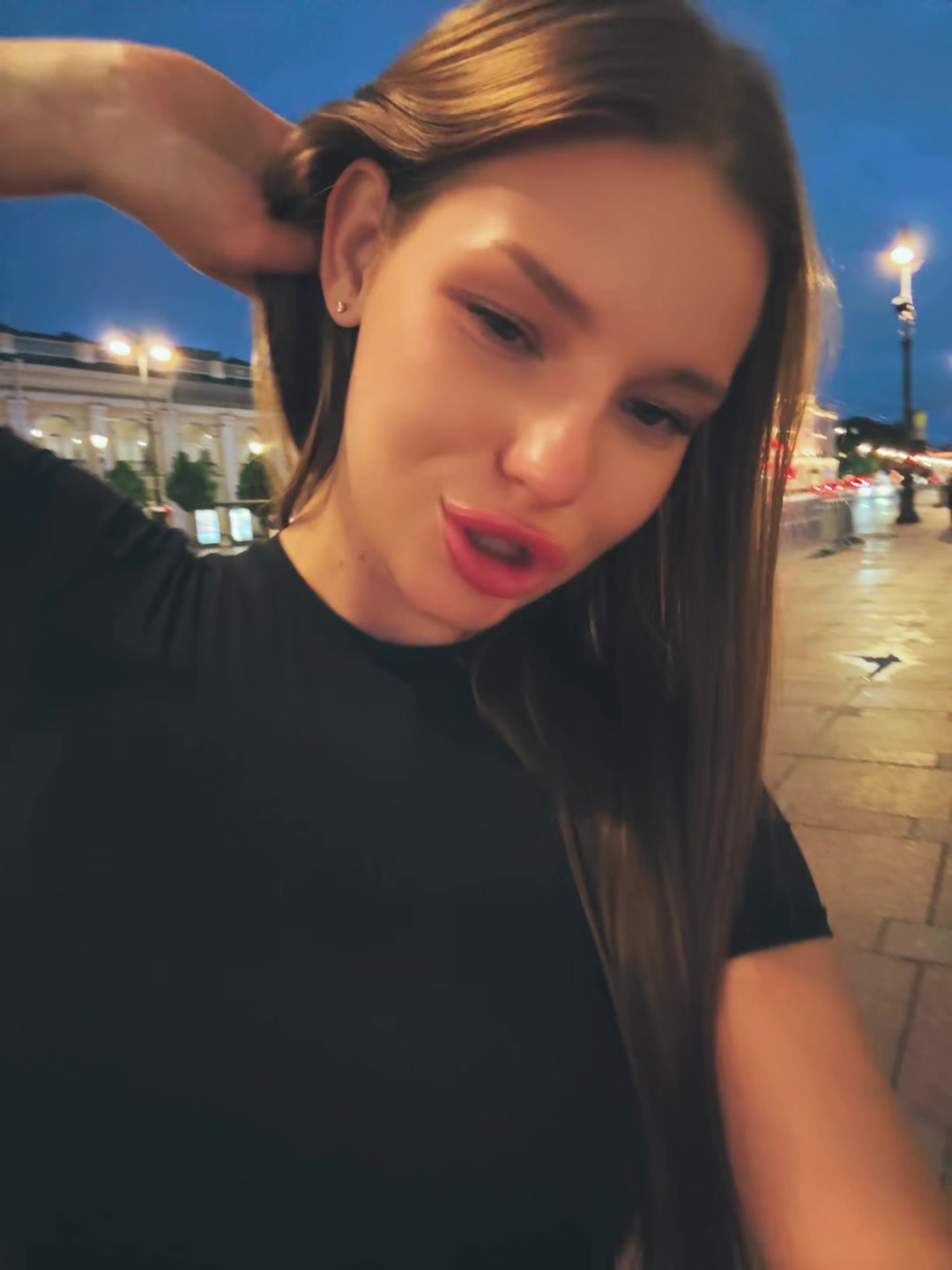 @<8