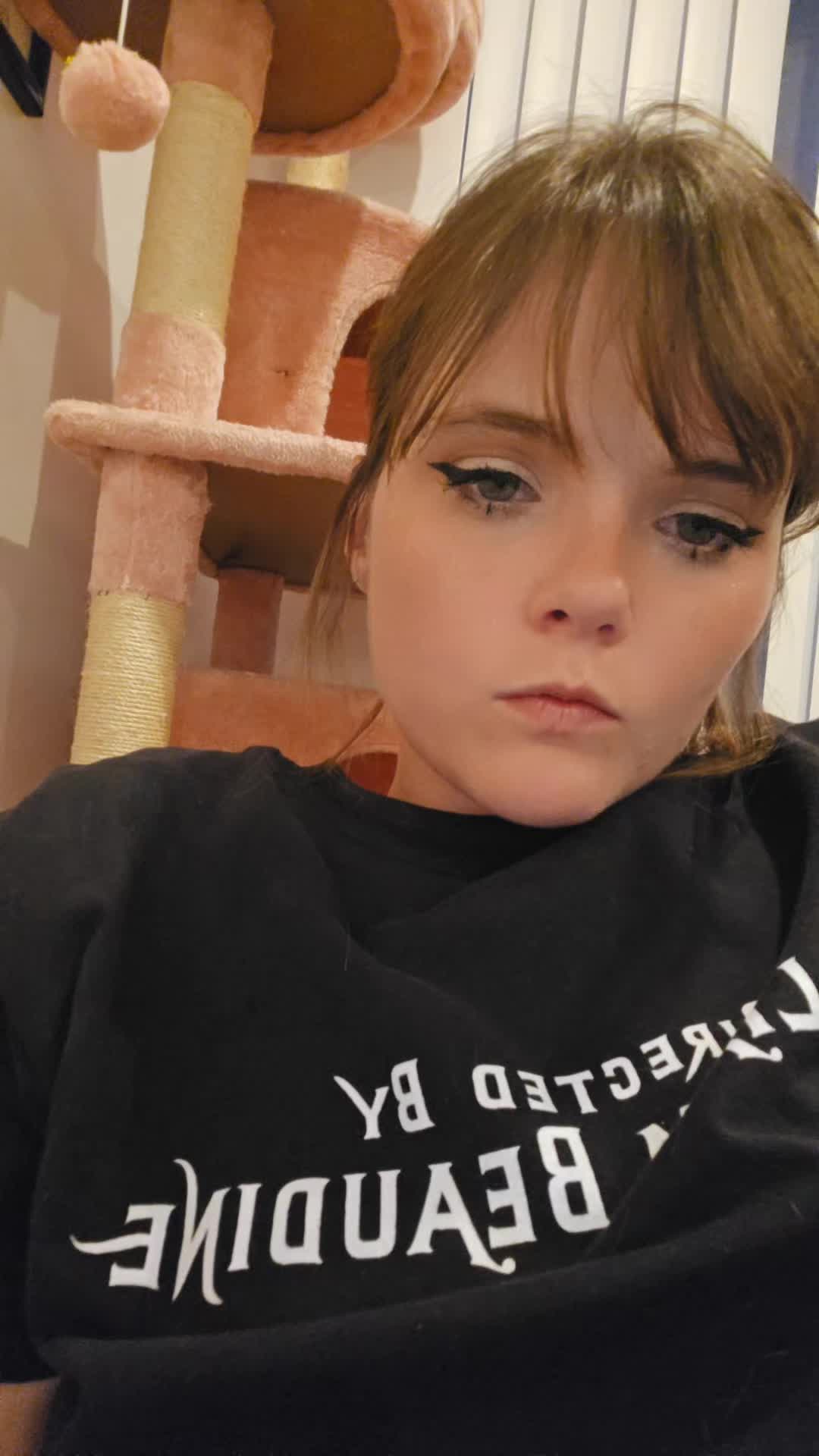 @Emily Isn't Online 🥶