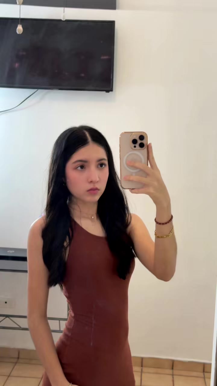 @Vicky4n