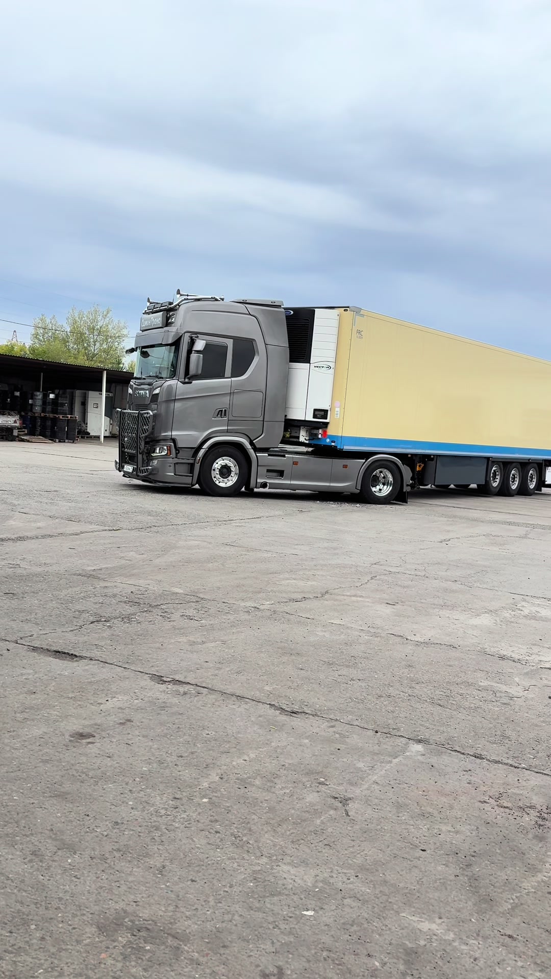 @King of the road 🛣️ SCANIA