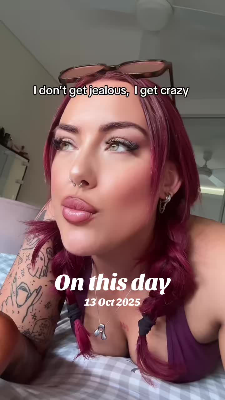 @LEASHBIAN 😈