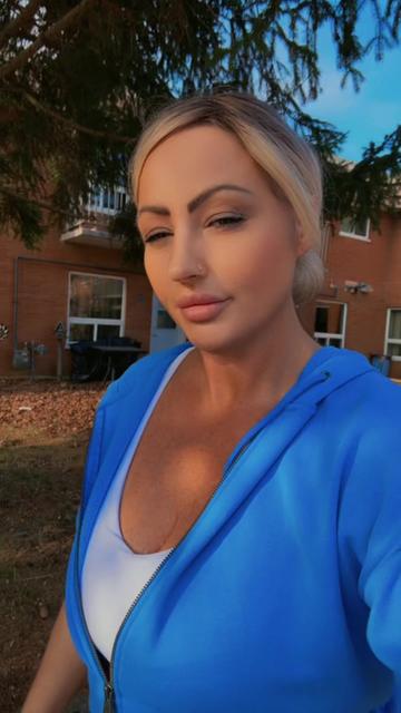 @💕millfie$t mom next door 💕