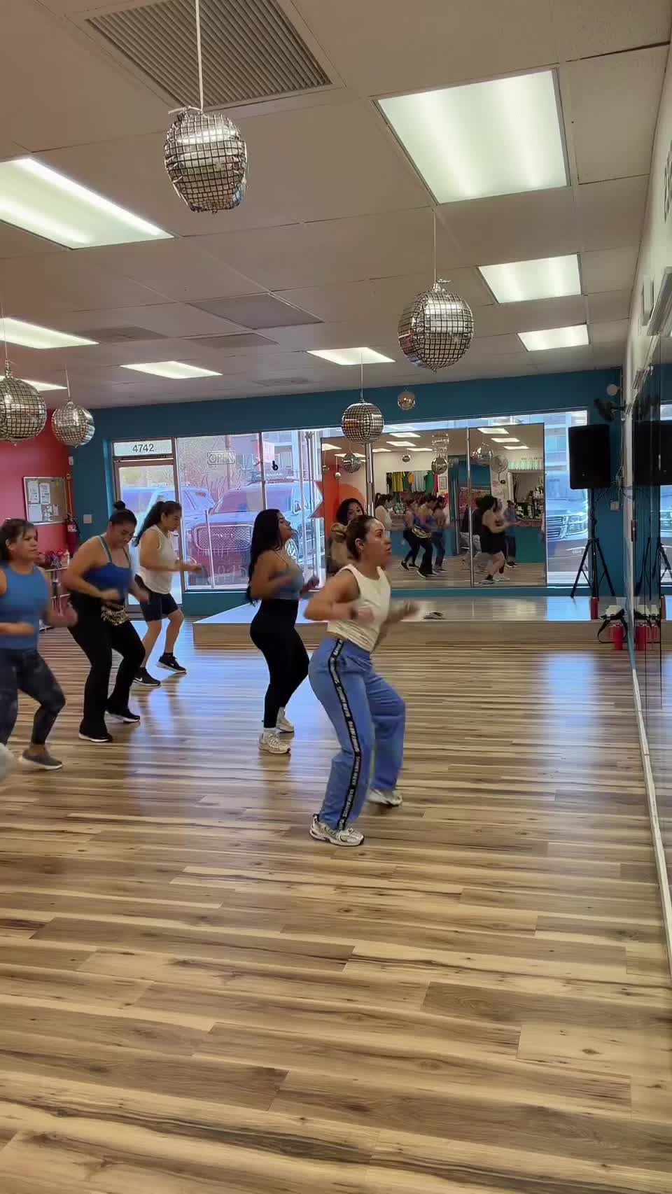 @Baila con Steph