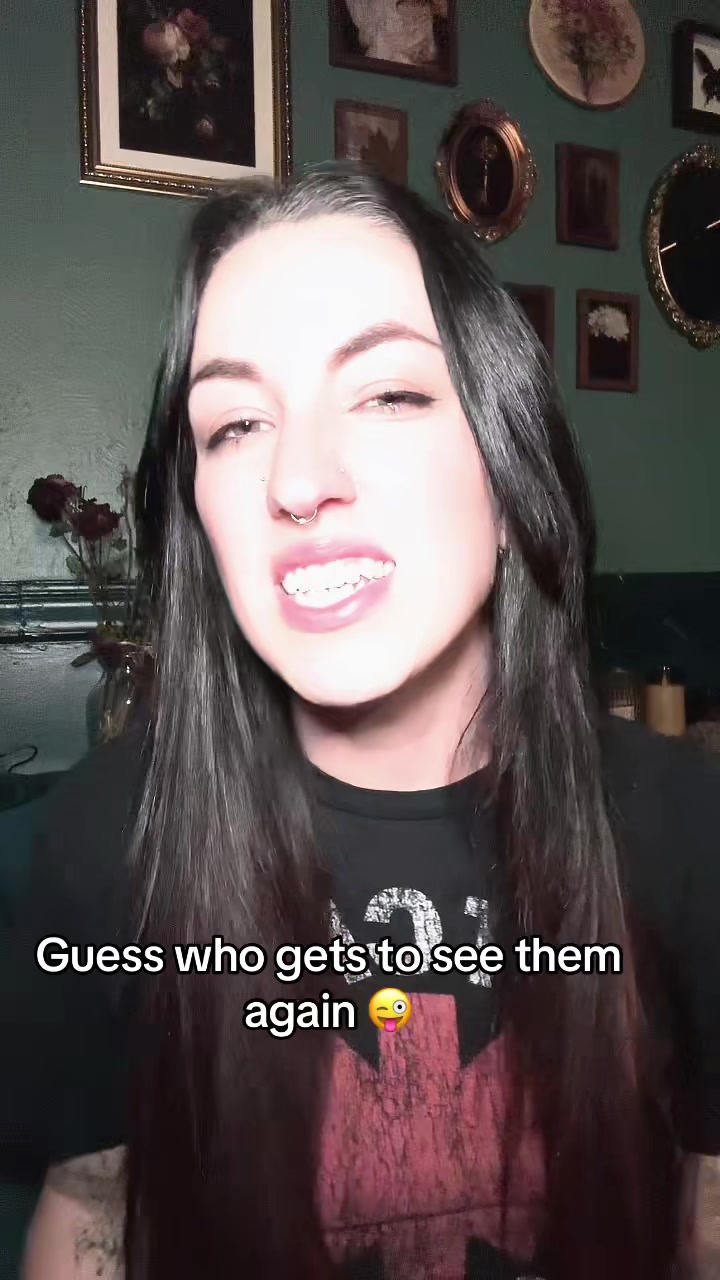 @Kat🖤