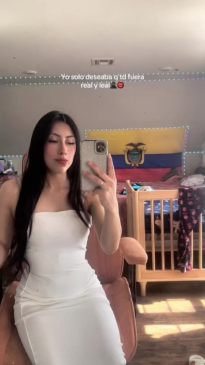 @👑__RØSÄ__🌹