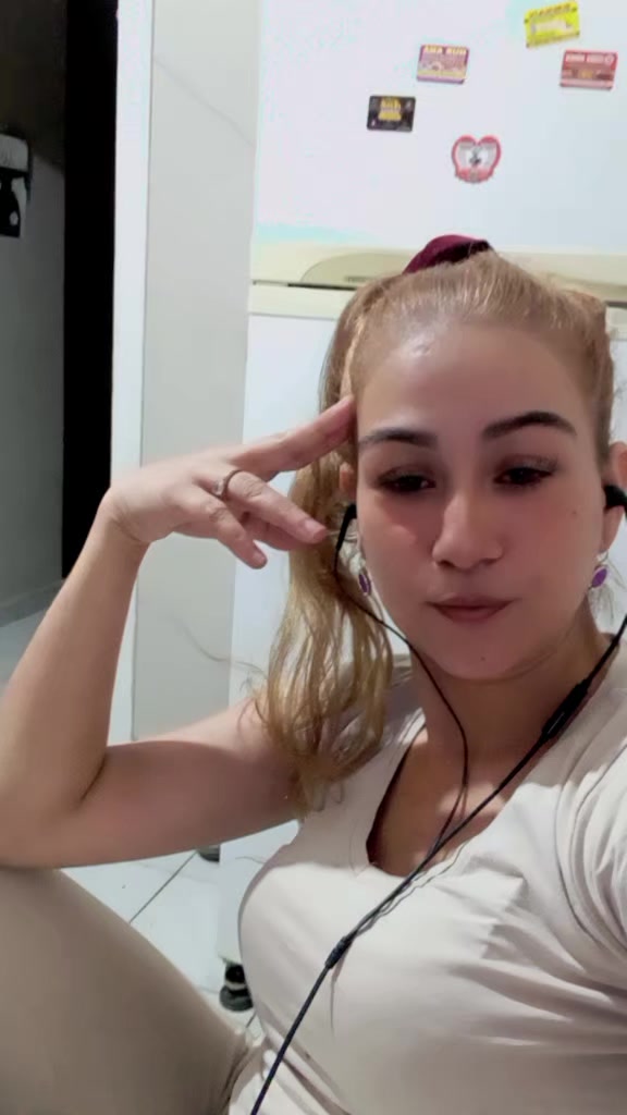 @Hülya Gülkırmızı