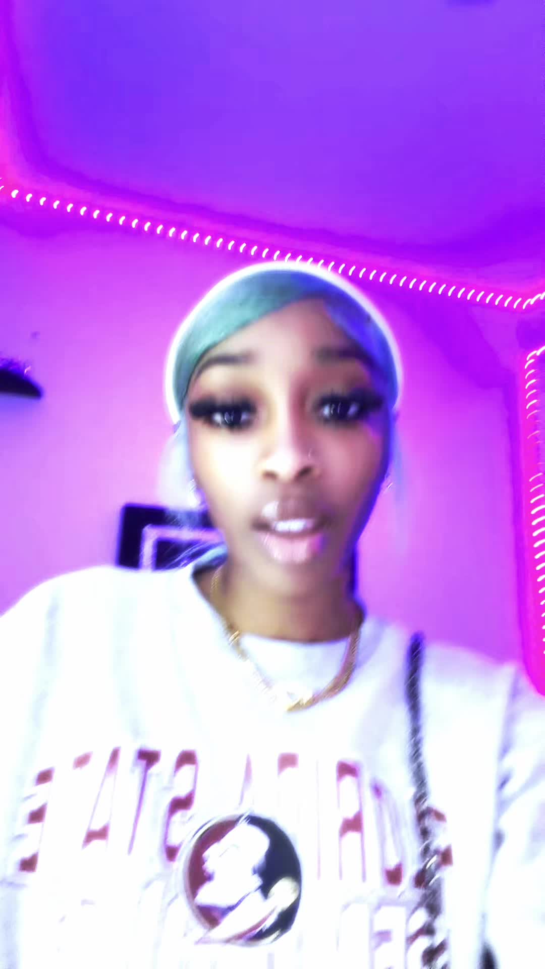 @adoreelele.e