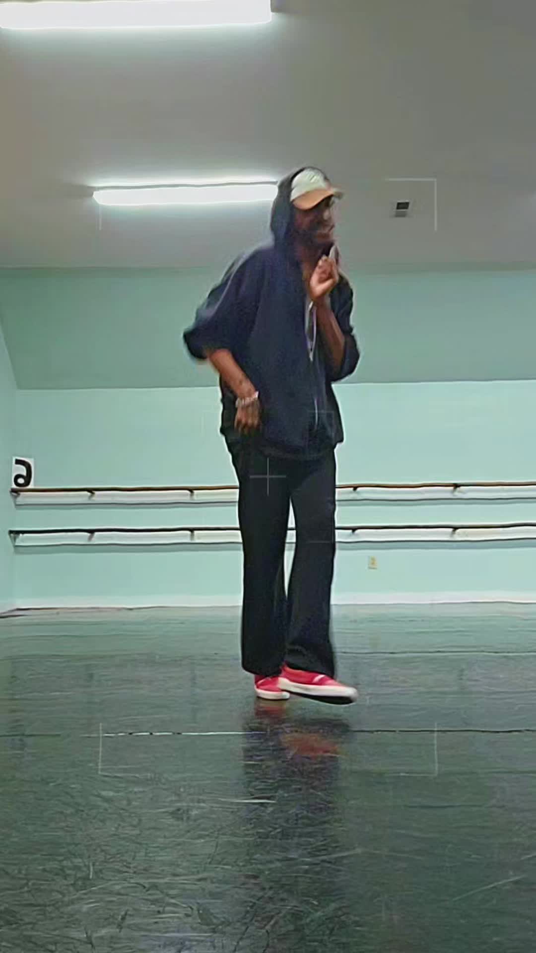 @Dancemachine