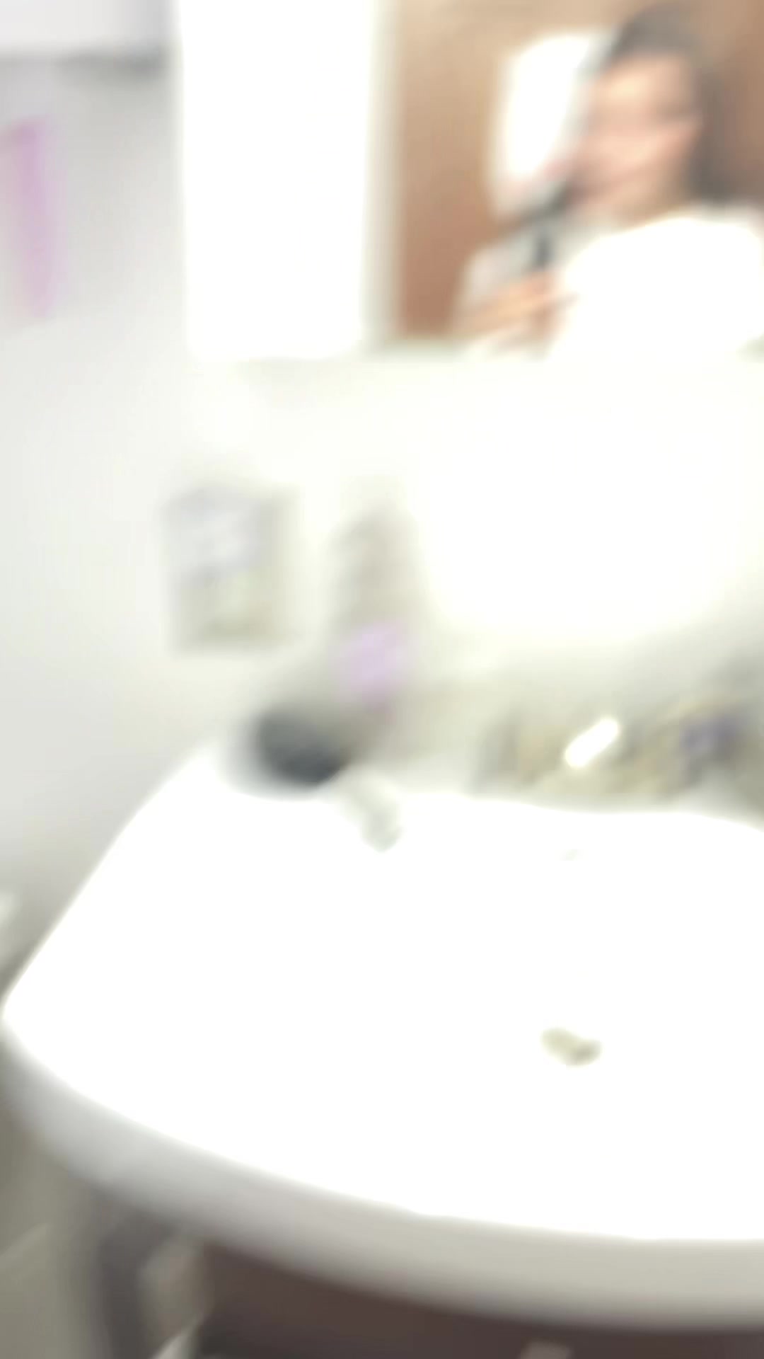 @⃟