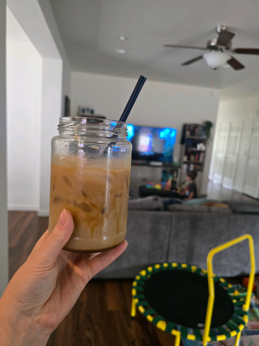 @thecandidmomlife