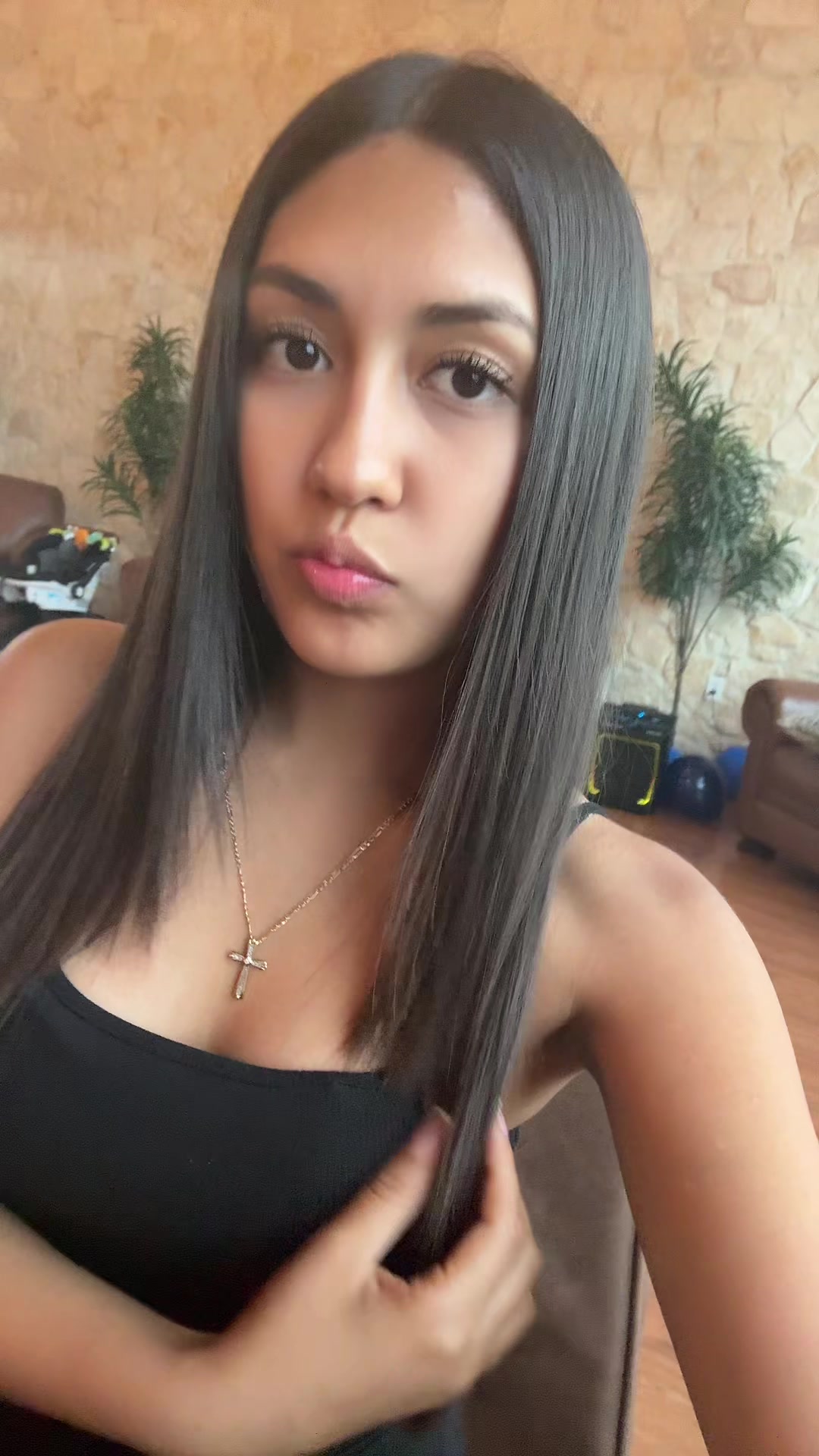 @⊱✿⊰