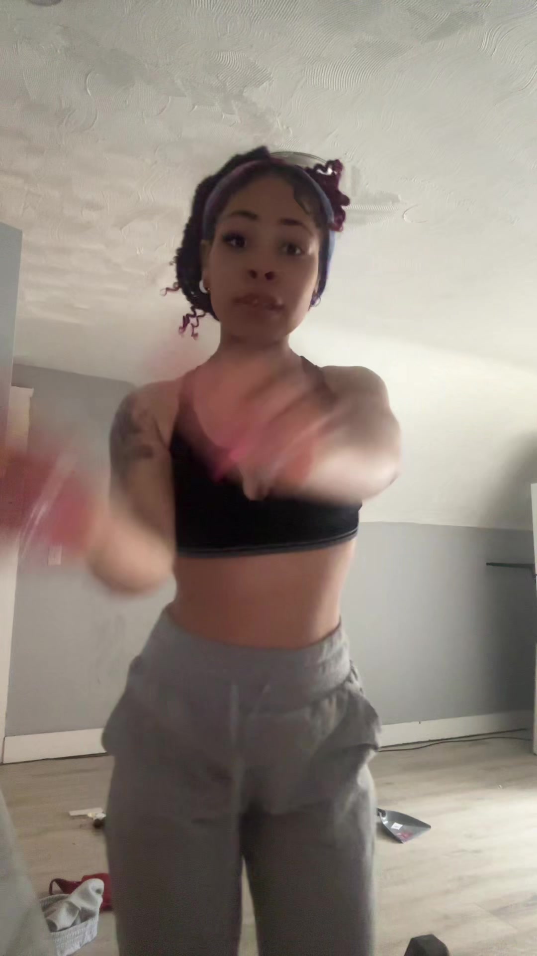 @GlossyAaaaa