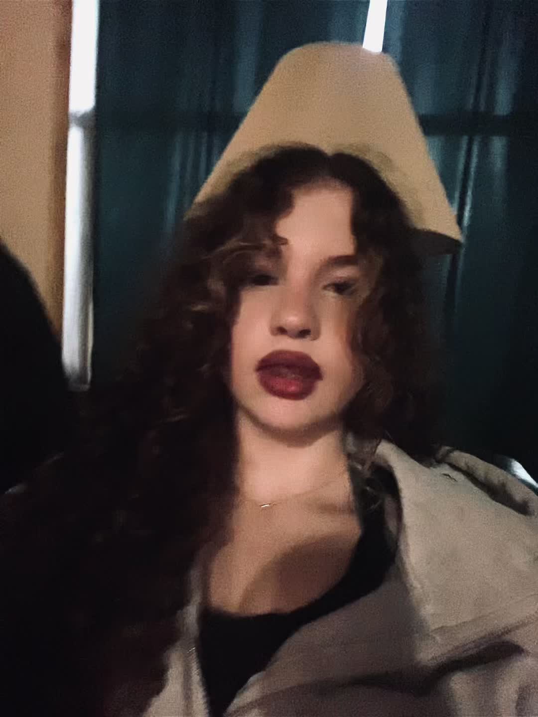 @𝓔𝔃𝔃𝔂