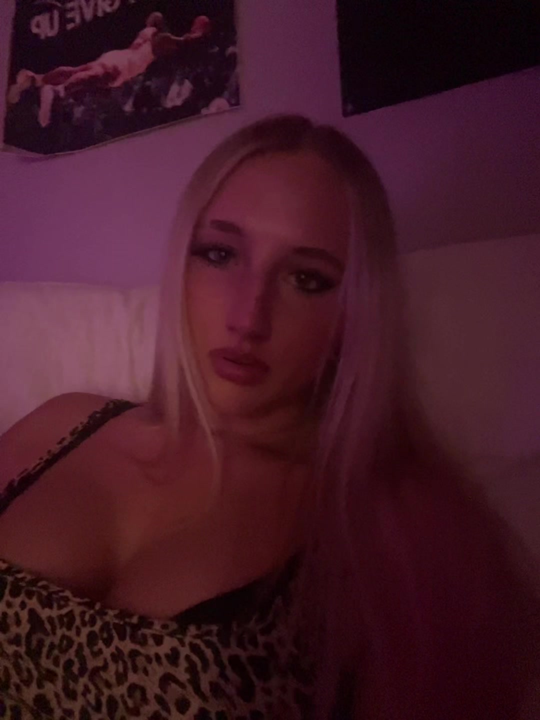@K Y L I E J O