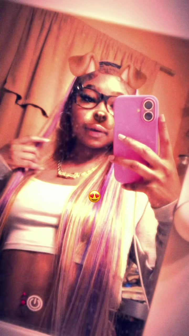 @RENIDAPOOH🧸👩🏾&zwj;❤️&zwj;💋&zwj;👩🏾