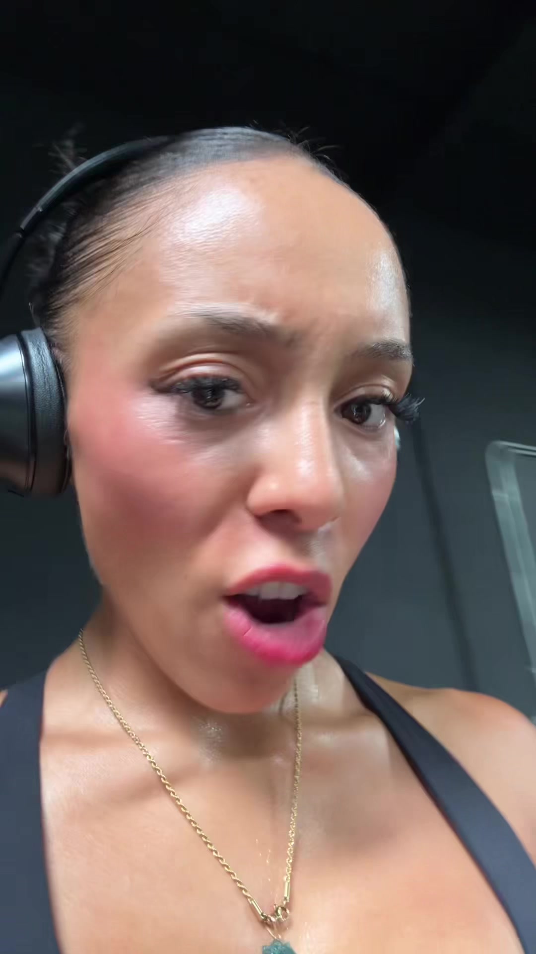 @Nikki