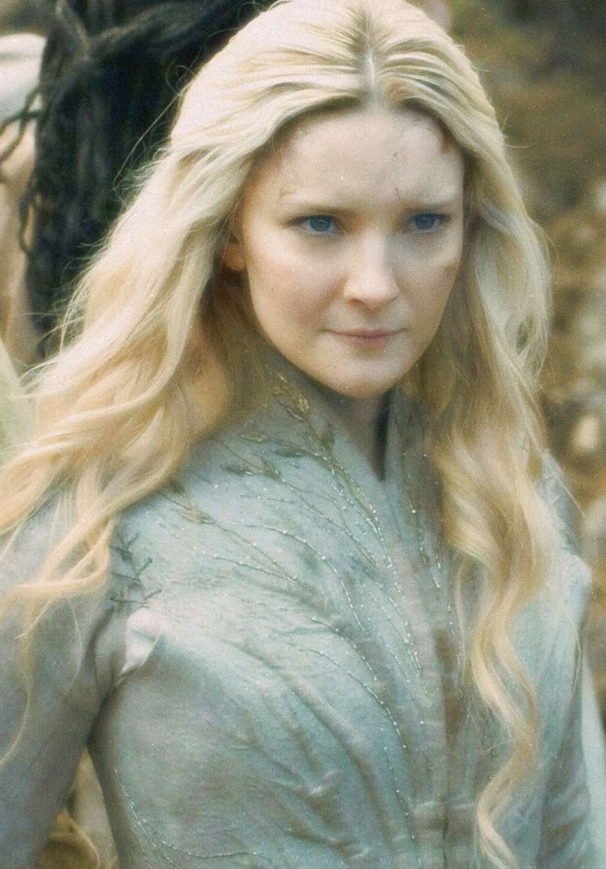 @⋆aurora 𝜗𝜚˚⋆