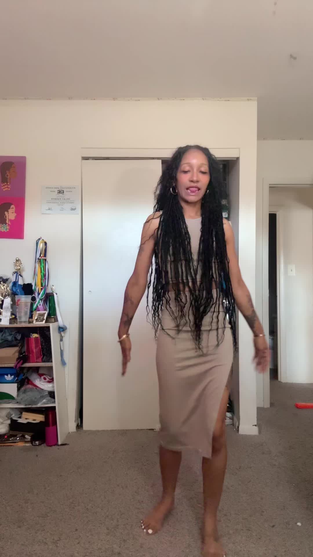 @@momislit