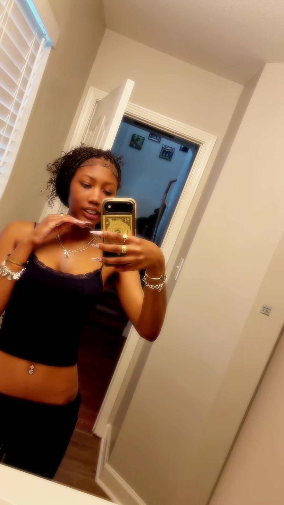 @Imjustariii