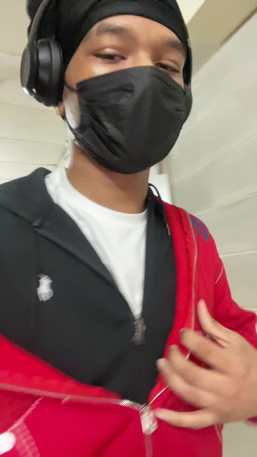 @Bj