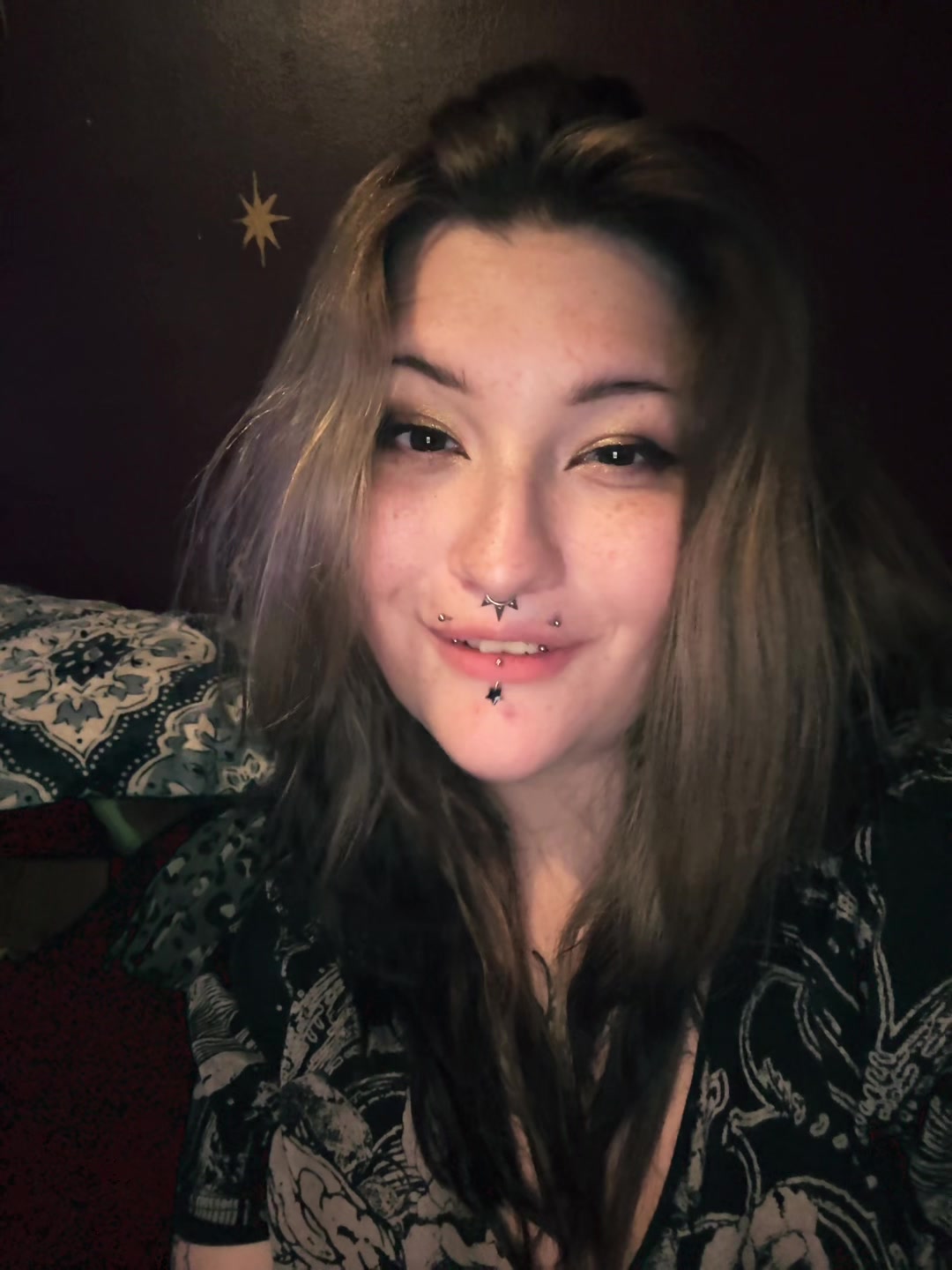 @GloomyBear>:3