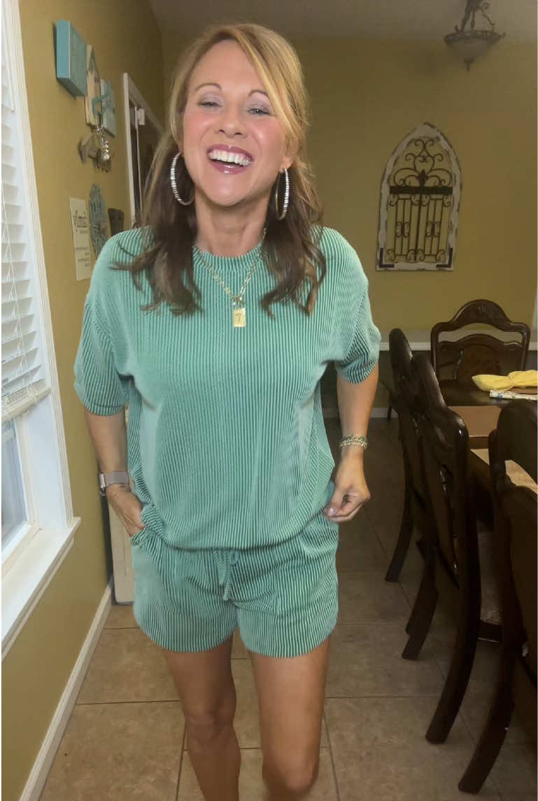 @Britney | Teacher+Mama+ Wife