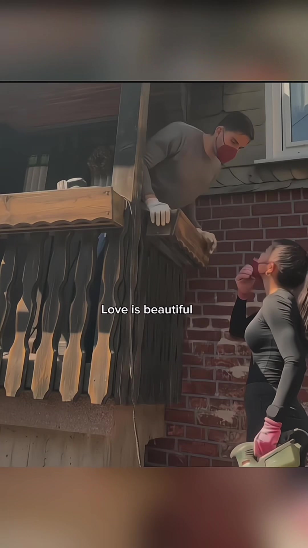 @ツ