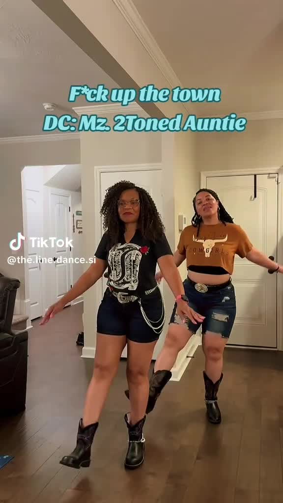 @Mz. 2Toned Auntie 👢
