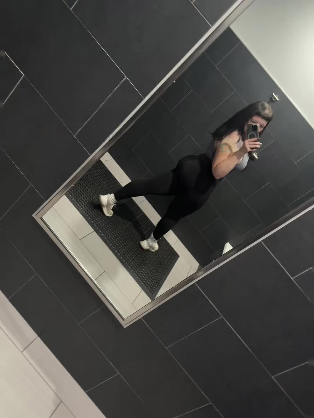 @kristenypoo