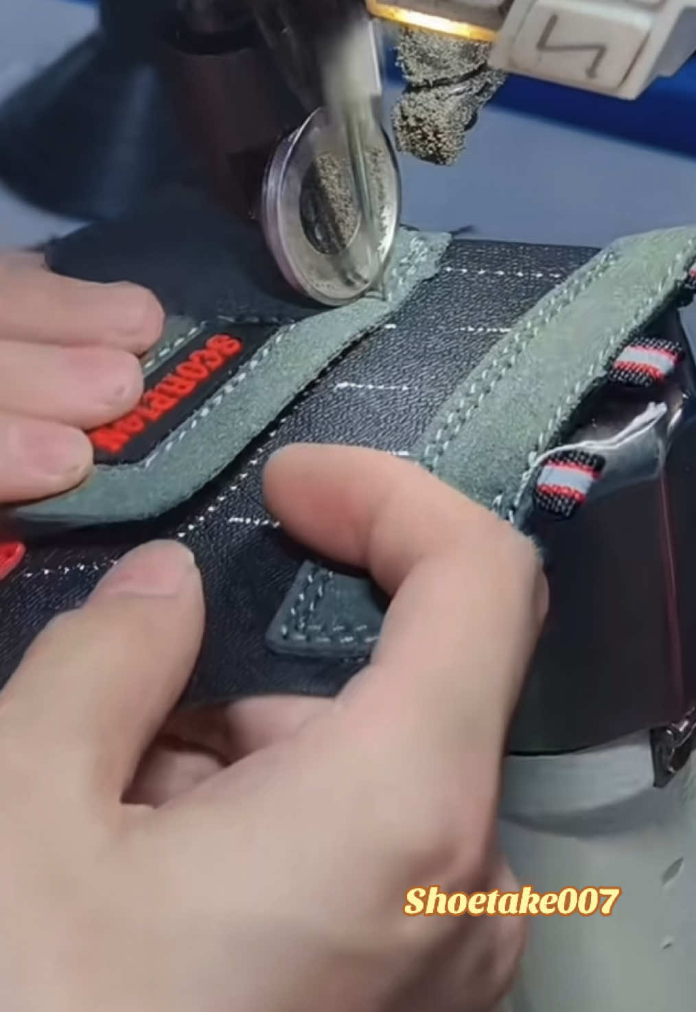 @SHOETAKE