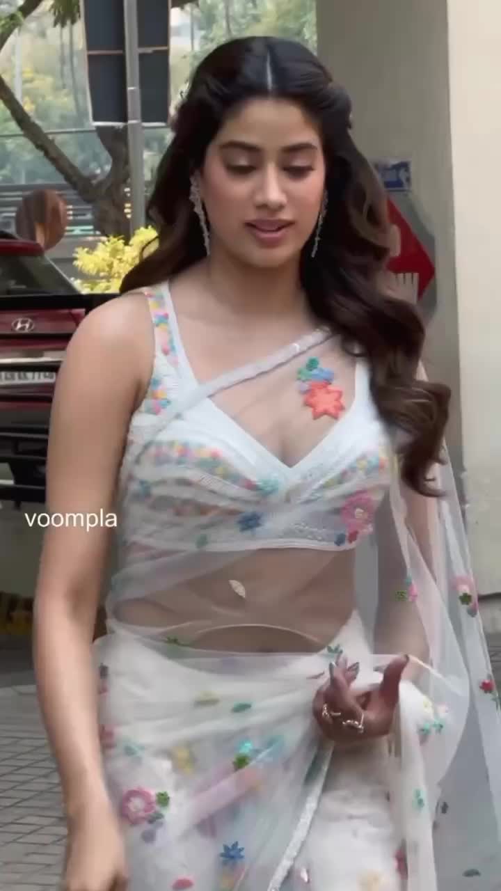 @Janhvi Kapoor Official