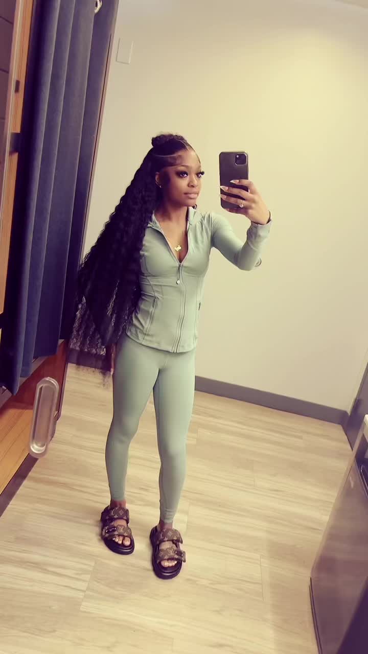 @Iyana Nicole