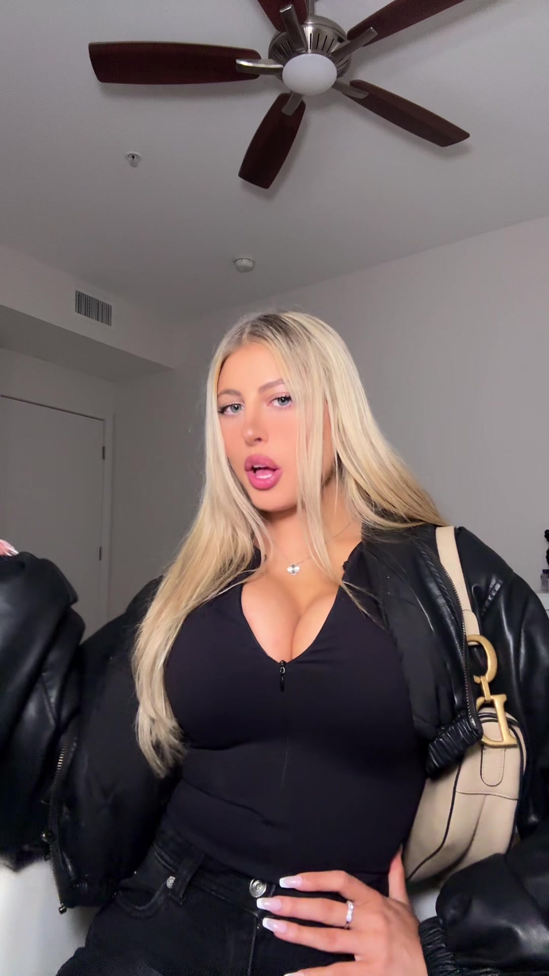 @sinaya