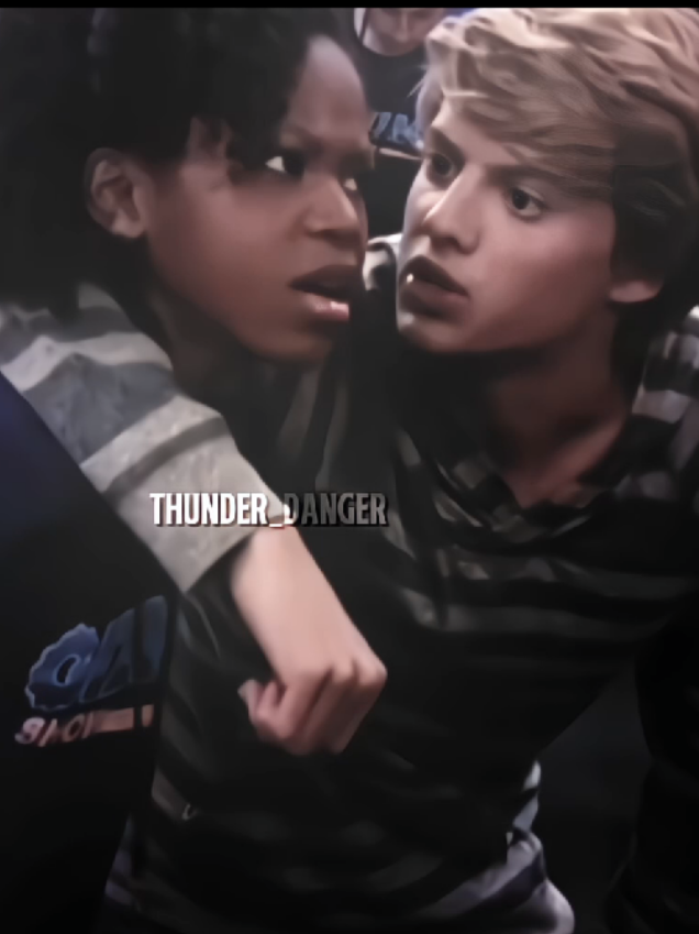 @𝓉𝒽𝓊𝓃𝒹𝑒𝓇𝓂𝒶𝓃𝓈
