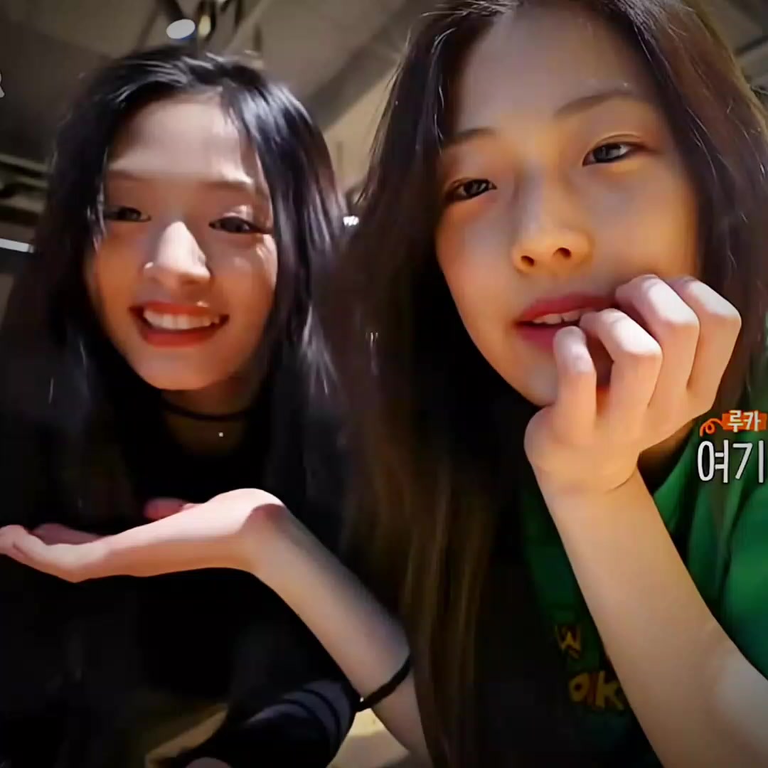 @𝐦𝐨𝐨𝐧𝐣𝐢𝐧