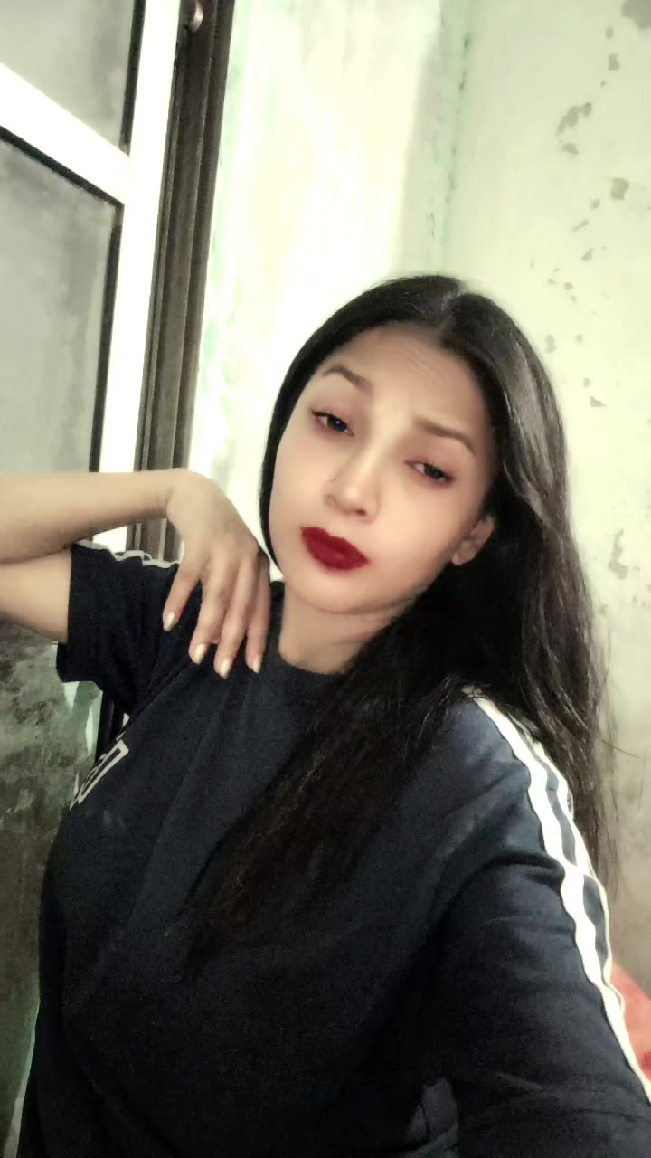 @Angel Queen 👑 is back 🤨