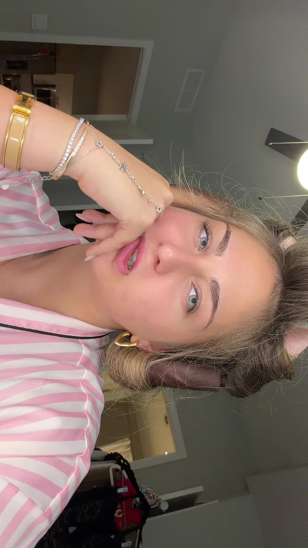 @tatiezelman