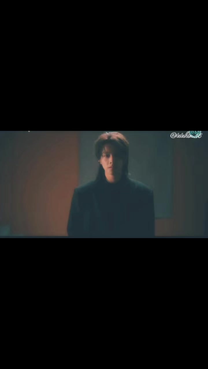 @đĽđđ§ đ¤