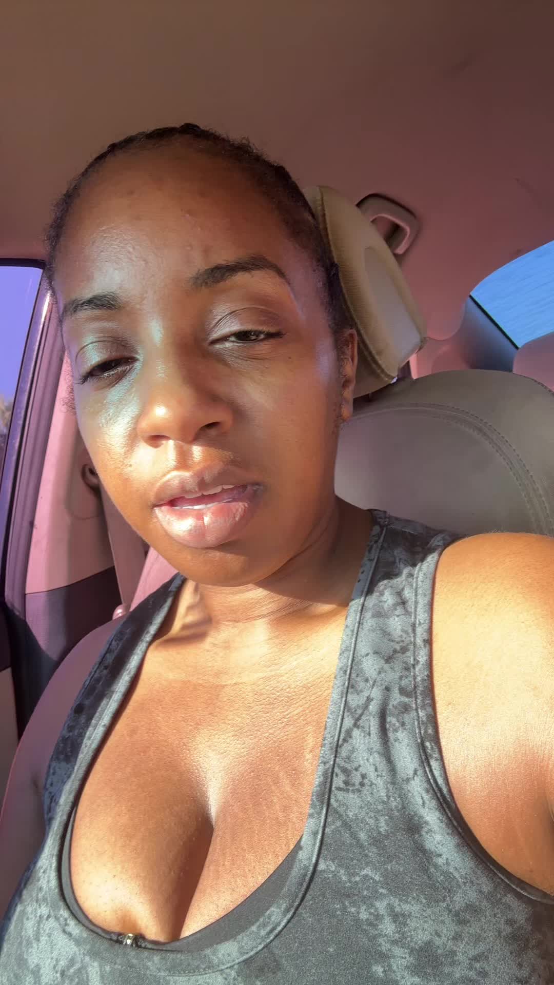 @comewithkira