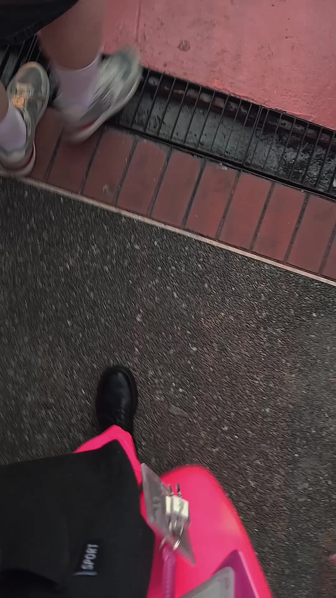 @рона