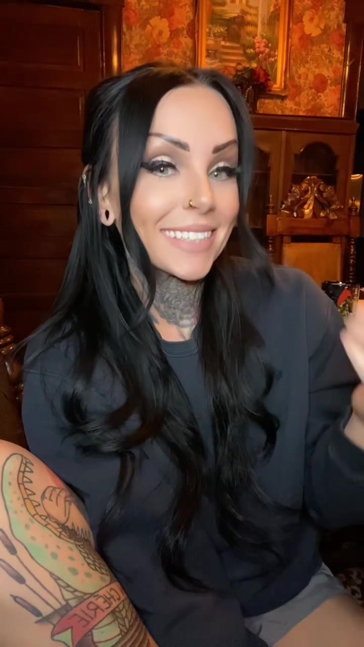 @localgothgirl