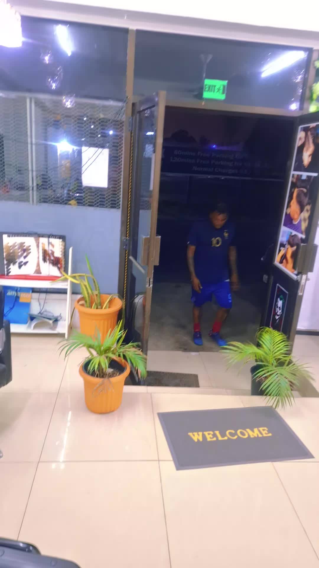 @signature move uncle