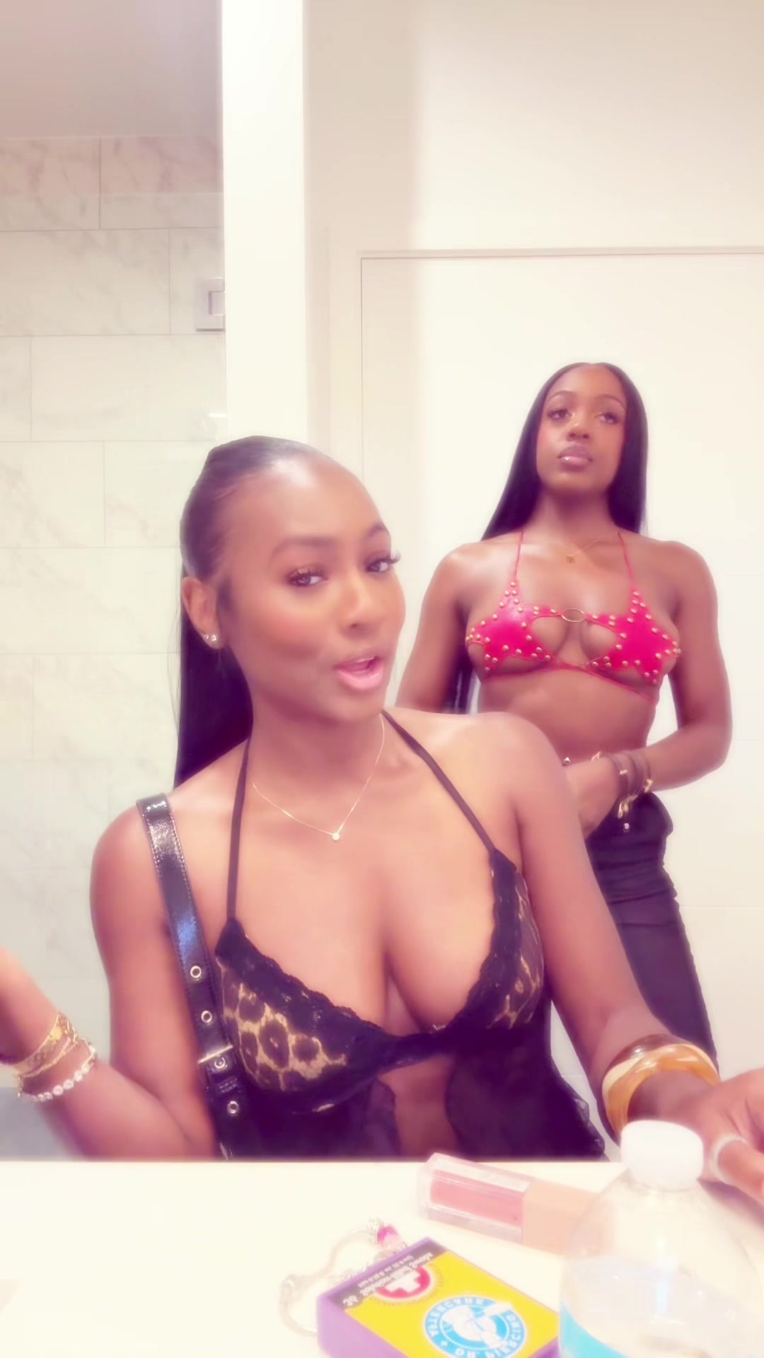 @SHANIAMONAEEEE