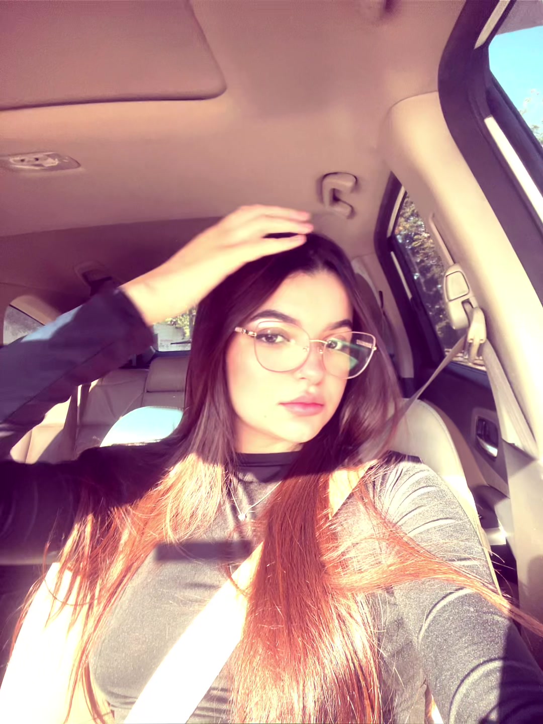@𝓠ue𝓠ue.  ♛