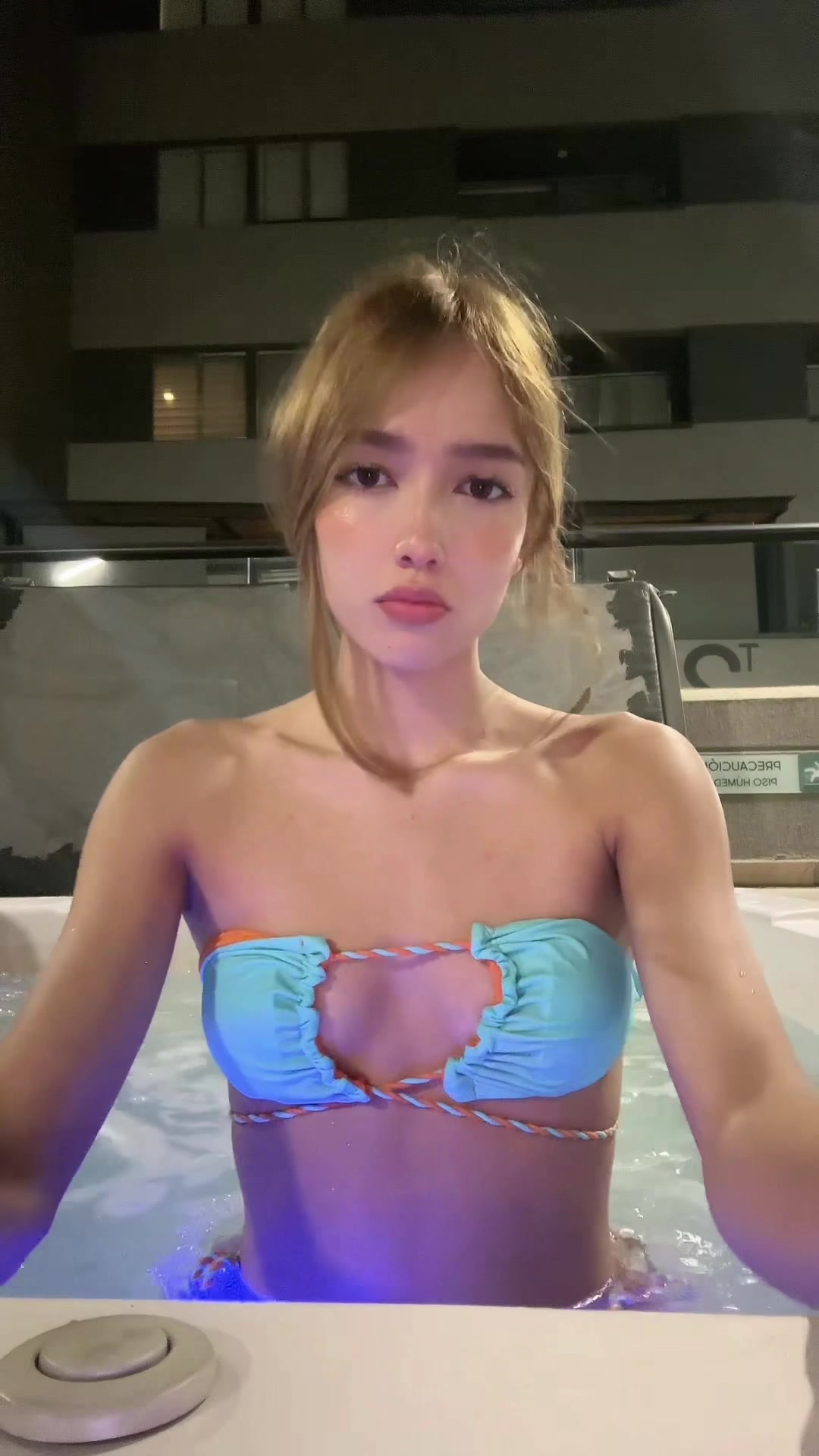 @Bella