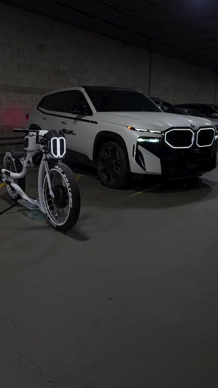 @Jrat Custom E-Bikes